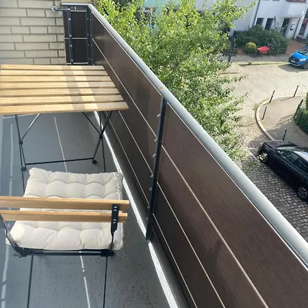 Apartment Zentral Gelegene Schoene Wohnung, Neu, Mitte, Direkte Naehe Zum Klinikum, Balkon