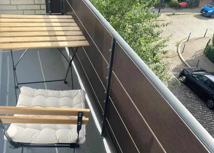 Lägenhet Zentral Gelegene Schoene In Mitte, Neu Renoviert, Direkte Naehe Zum Klinikum Im Viertel , Balkon